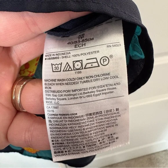 Banana Republic Navy Blue Floral Popover Blouse Size XS Polyester Buttons - Picture 13 of 14